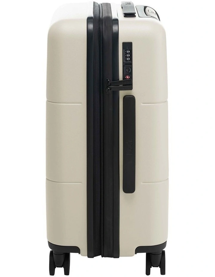 Carry-on Leisure Suitcase 55.5cm in Ivory