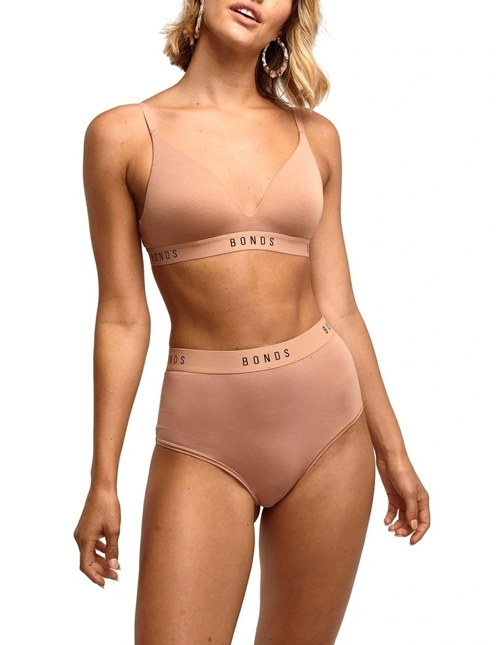 Originals Contour Triangle Bra in Pink