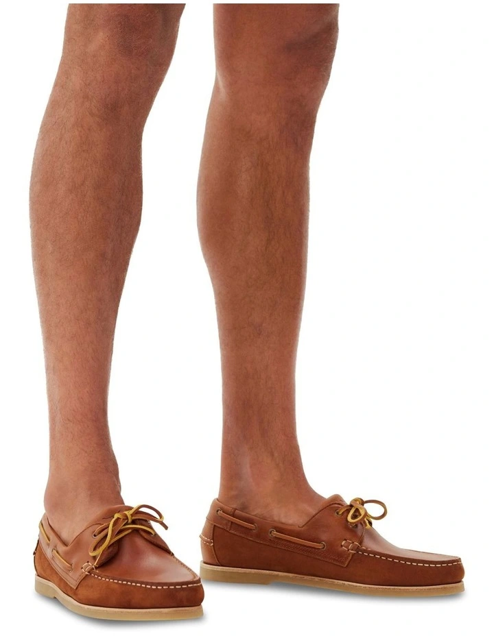 Hobart Boat Shoe in Tan Pull Up/Nubuck