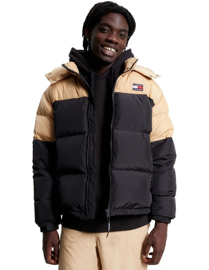 Colour-Blocked Alaska Puffer Jacket in Black