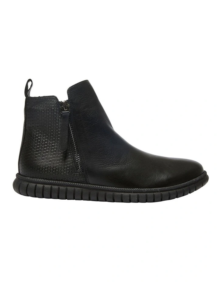 Factor Boots in Black Leather
