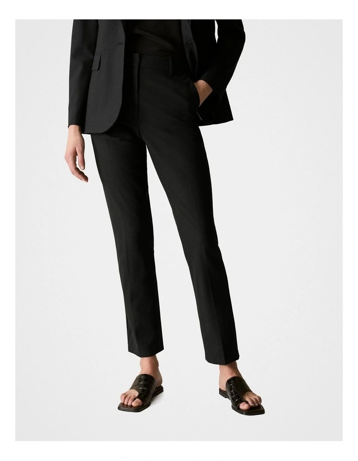 Tailored Tapered Leg Pant in Black
