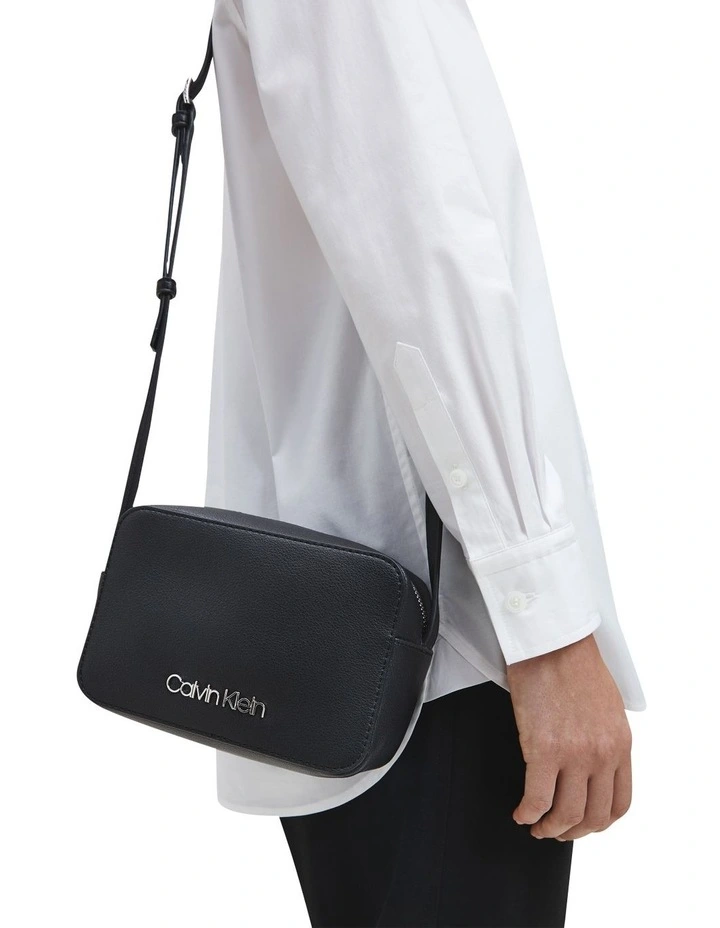 Bax Black Zip Top Crossbody Bag K60K606759