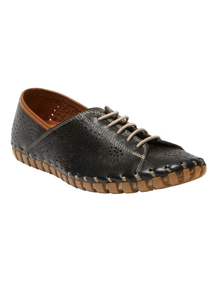 Talan Flat Shoes in Black/Tan Leather