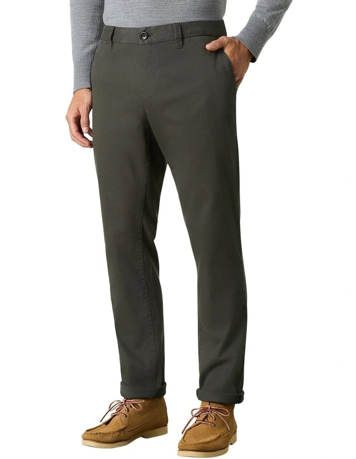 Reed Dobby Chino in Green