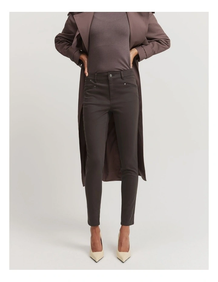Sateen Jeans in Volcano