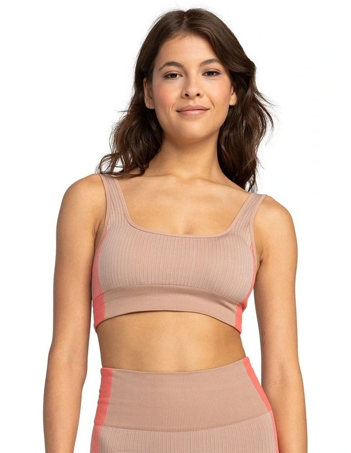 Chill Out Seamless Medium Impact Sports Bra in Warm Taupe