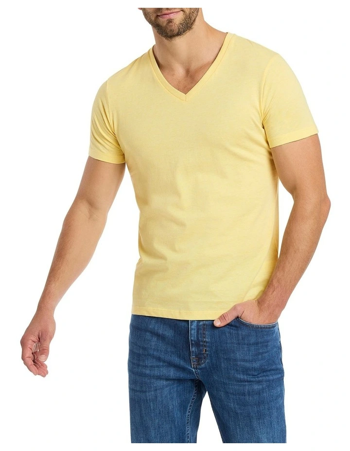 Arnie V Neck T-shirt in Yellow