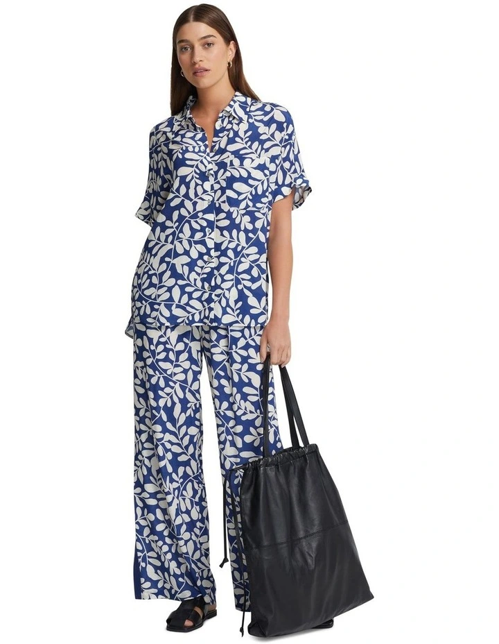 Jasmine Printed Short Sleeve Shirt in Blue/Ecru