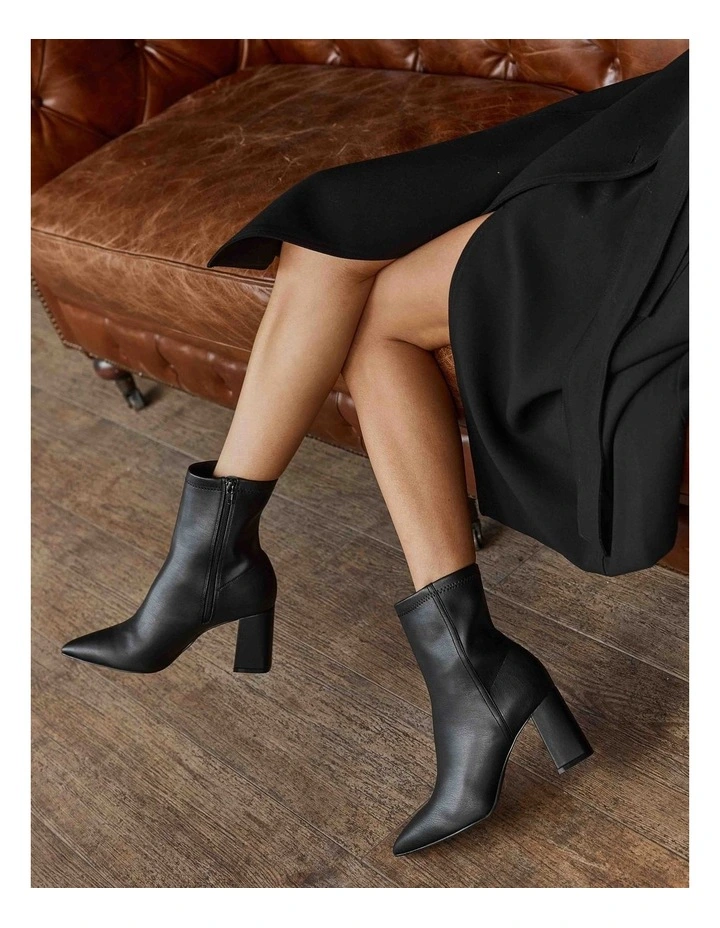 Max Stretch Ankle Boots in Black