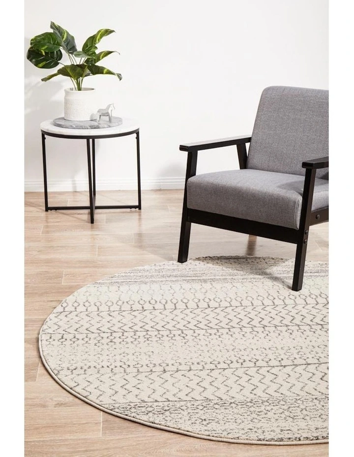 Chrome Harper Round Rug in Silver