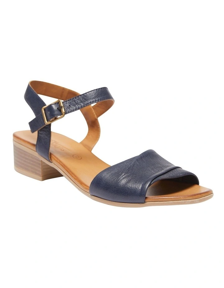 Maisy Sandals In Navy Leather