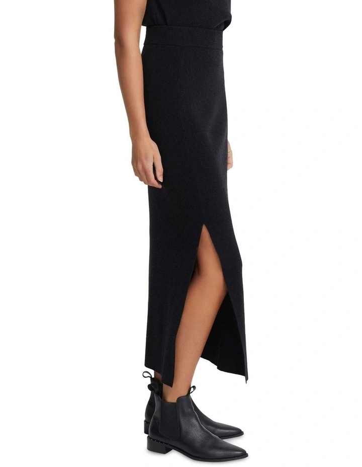 Evie Knitted Skirt in Black