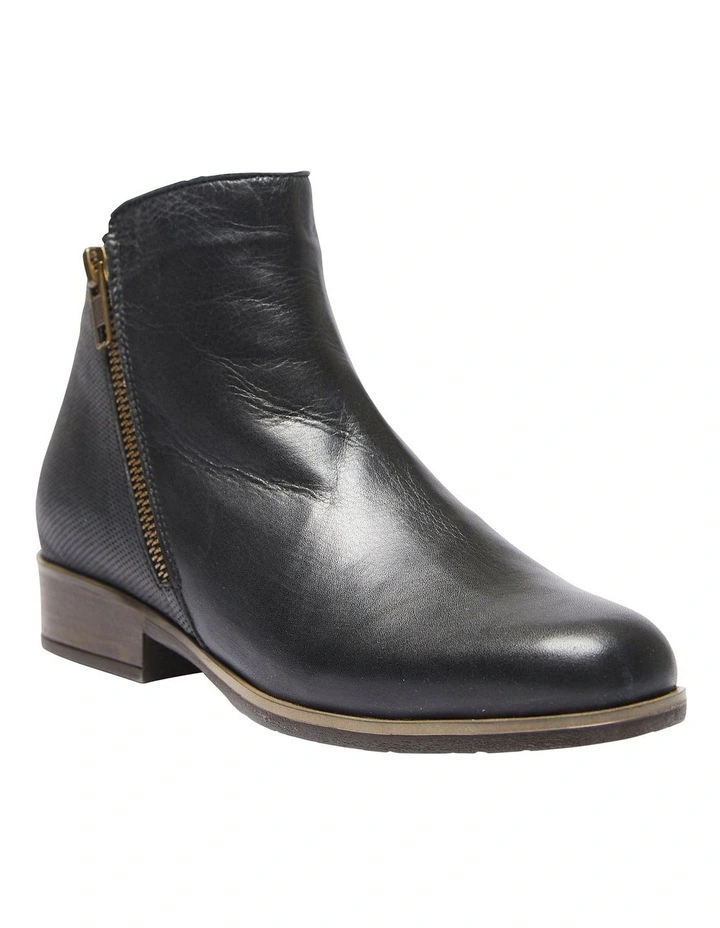 Lido Boots In Black Glove