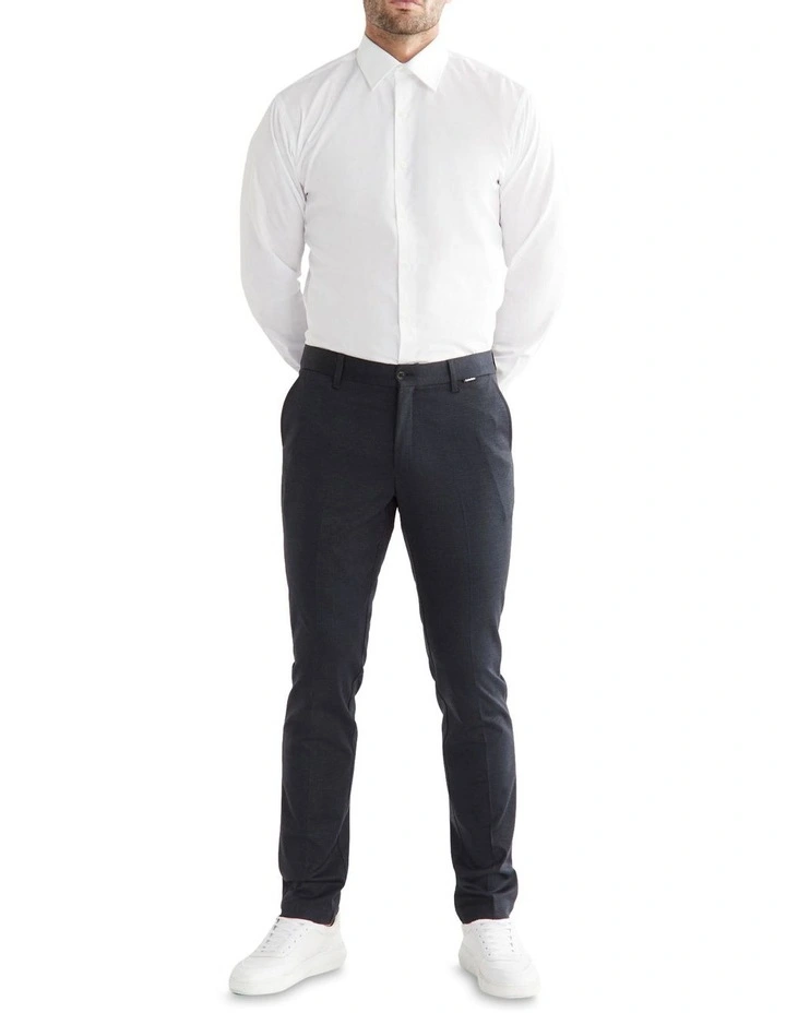 X Slim Trouser Large Check Knit in Navy