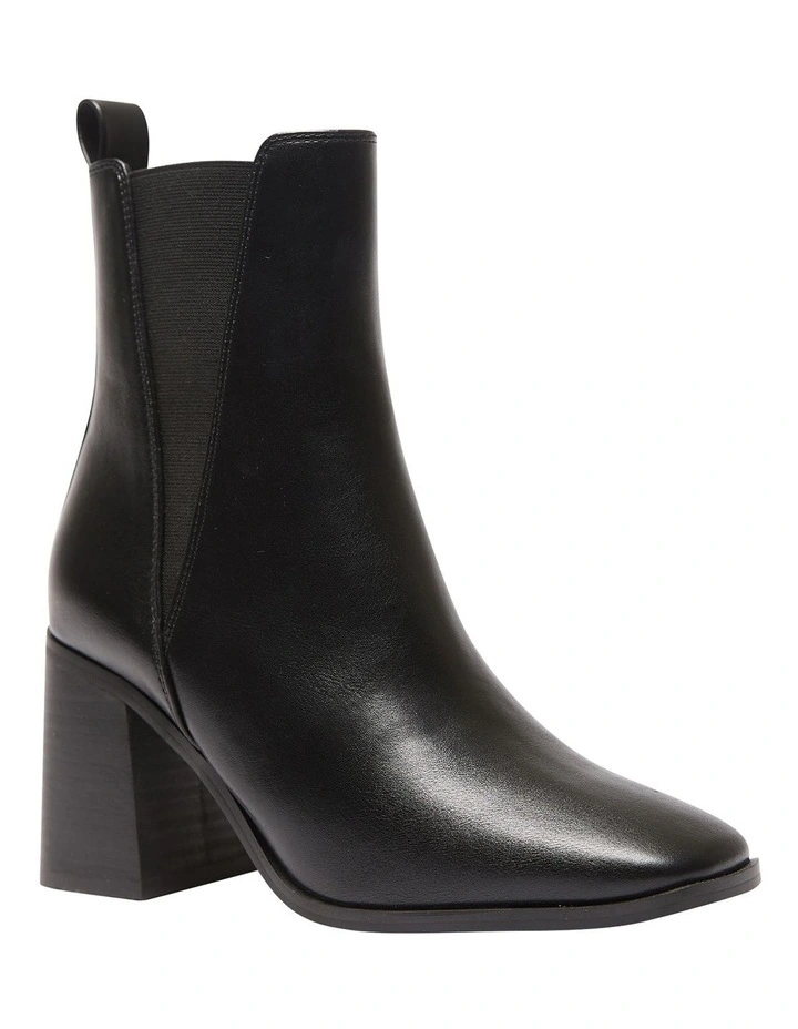Major Boots In Black Smooth