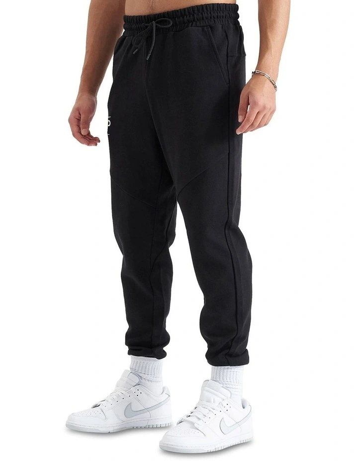 Gambit Slim Trackpant in Black