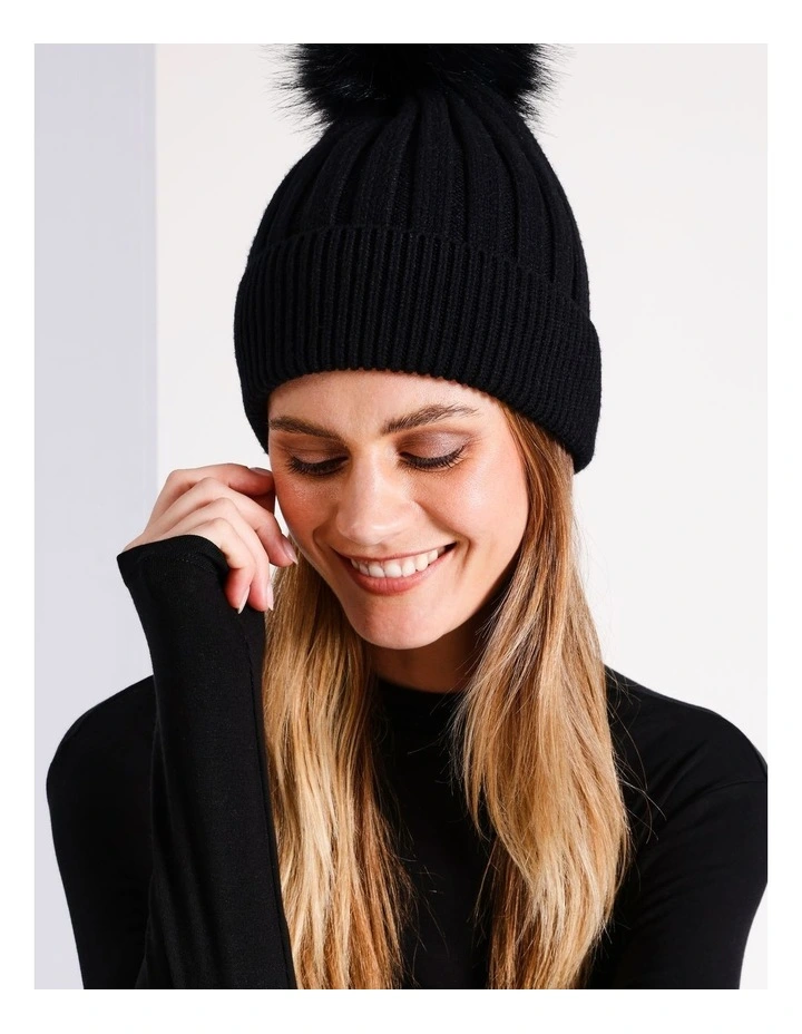 Beanie With Pom Pom in Black