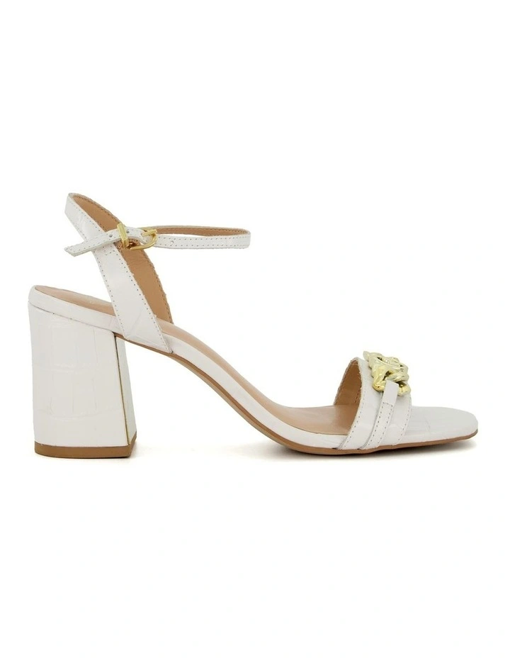 Manual Sandal in White