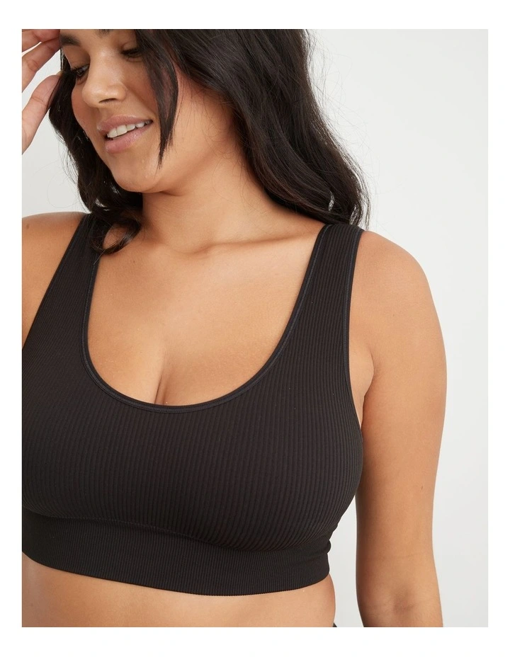 Seamless Padded Bralette in True Black