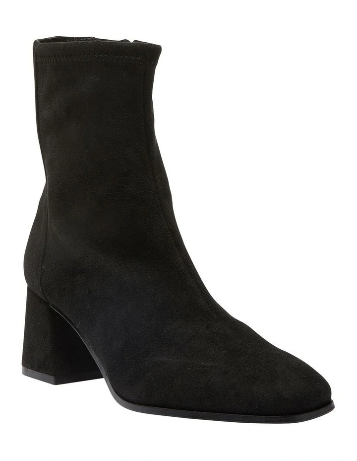 Suede Hampton Boots in Black Stretch