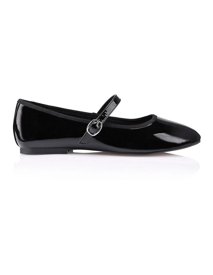 Bailey Flats in Black