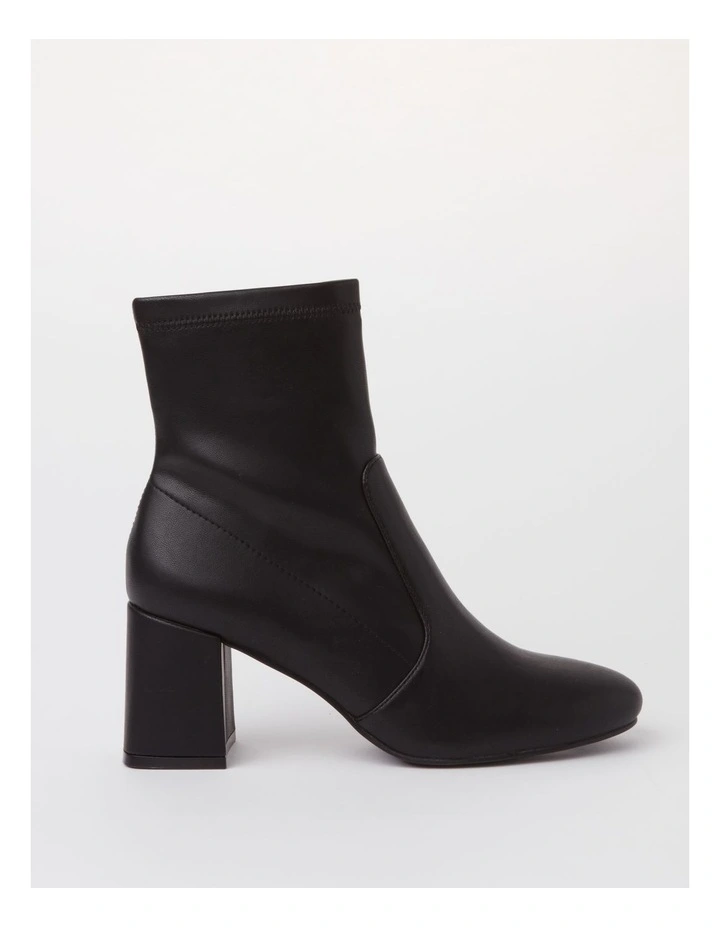 Shyla Boot In Black Smooth