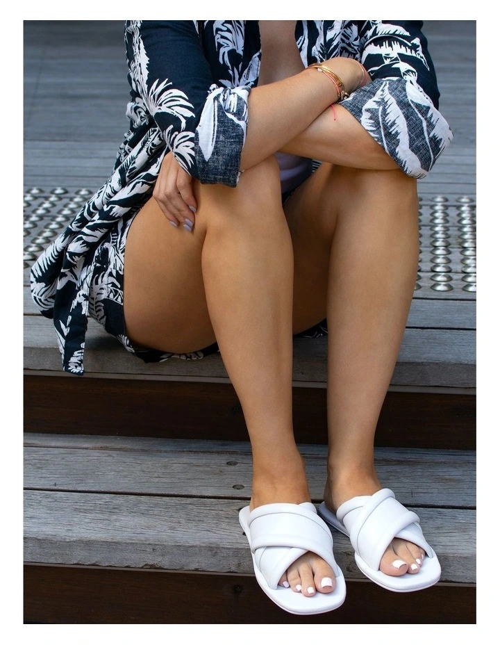 Irah Flat Sandals in White