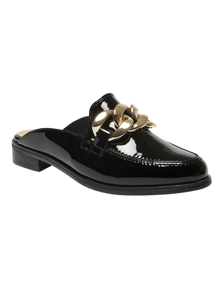 Pivot Flat Leather Shoes in Black Patent