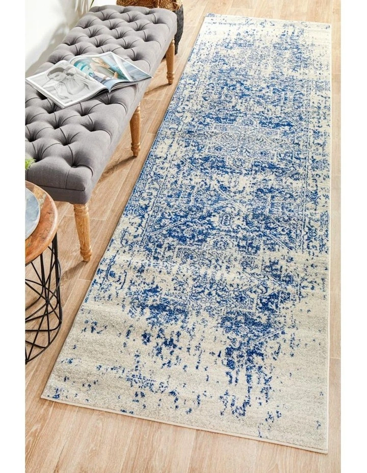 Evoke Horizon Transitional Runner Rug in White/Navy