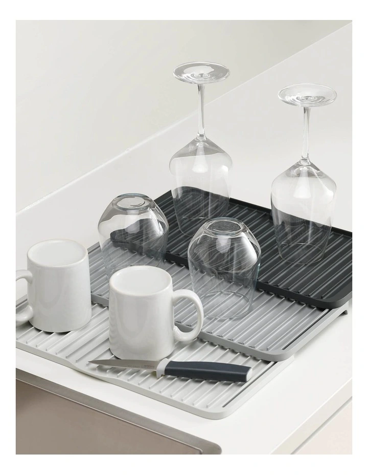 Tier Expandable Draining Mat in Grey
