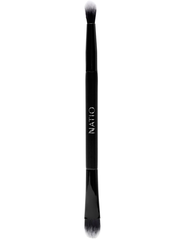 Apply and Blend Eyeshadow Brush