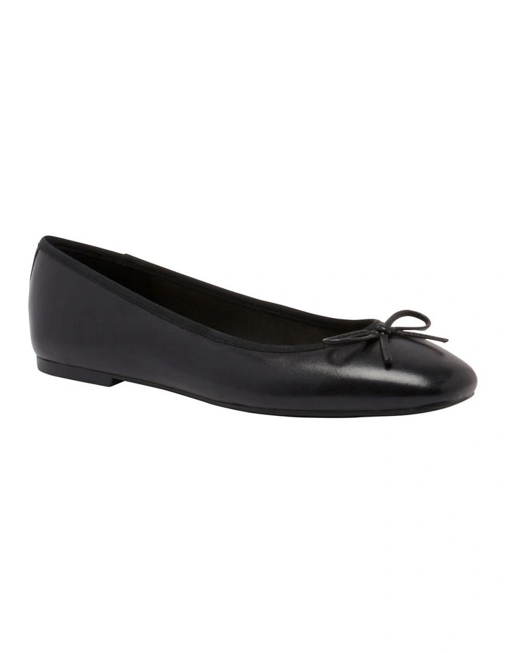Tootsy Ballet Flat in Black