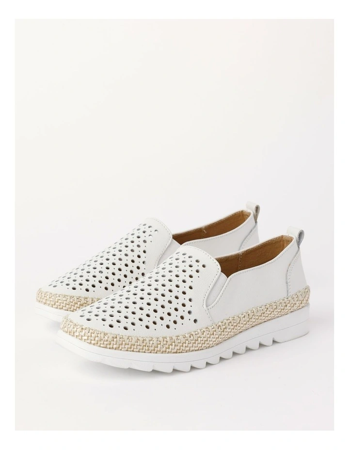 Capricorn Flat Shoes in White