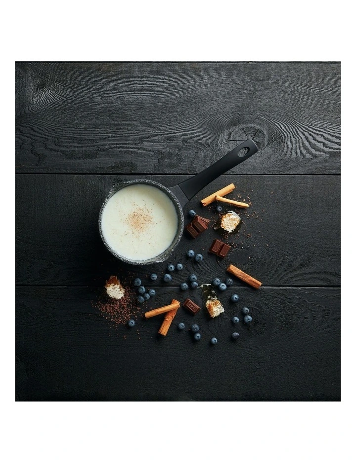 Classic Milk Pan with Spouts 16cm in Black