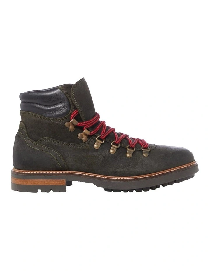 Content Boot in Khaki