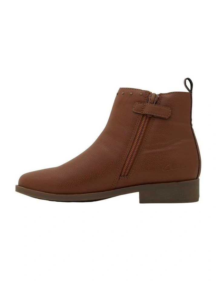 Tova Boots in Dark Brown