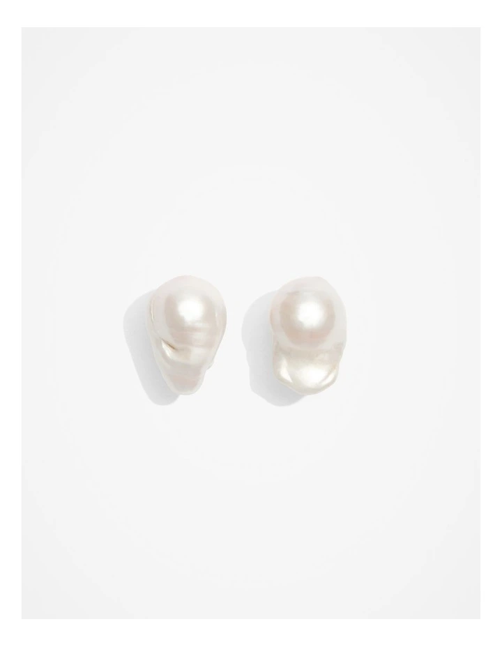 Freshwater Pearl Stud Earring in Gold