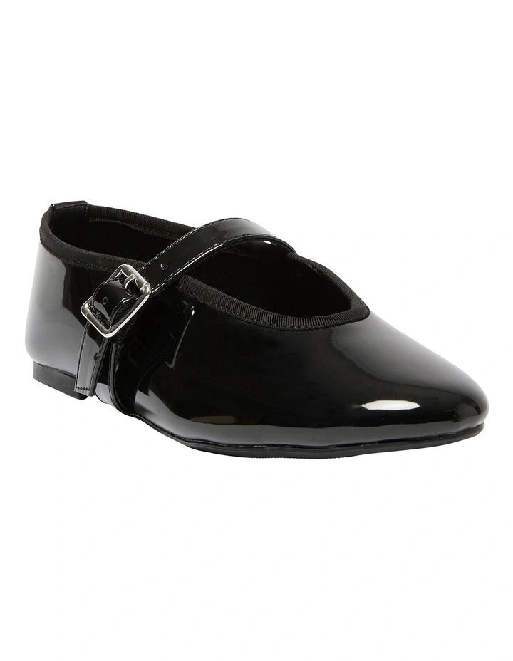 Robyn Flat Shoes in Black Patent