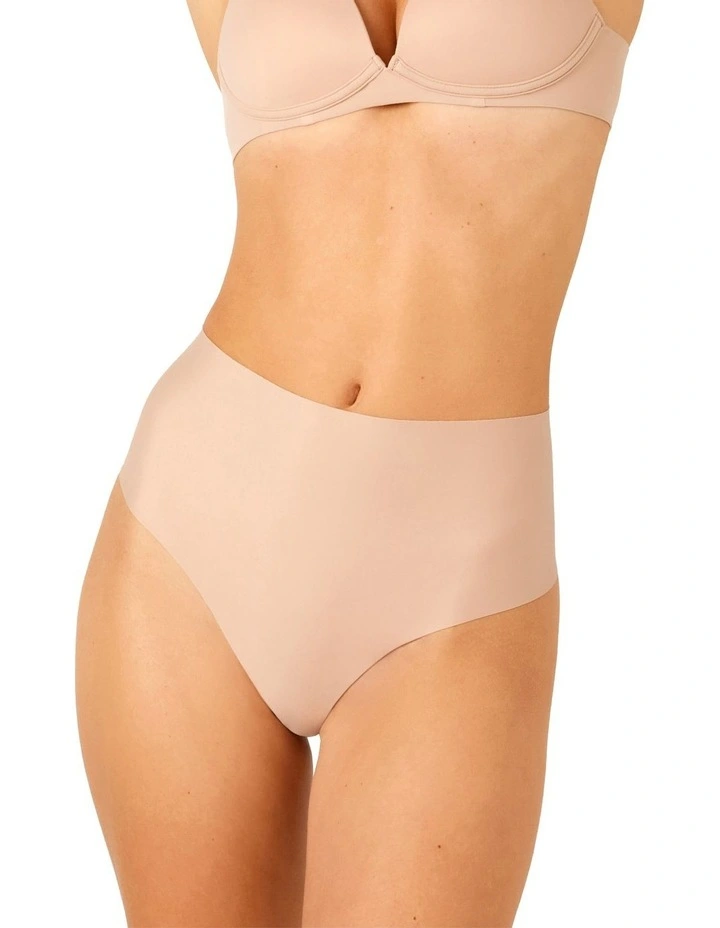 Laser Shape Waisted G-string in Praline