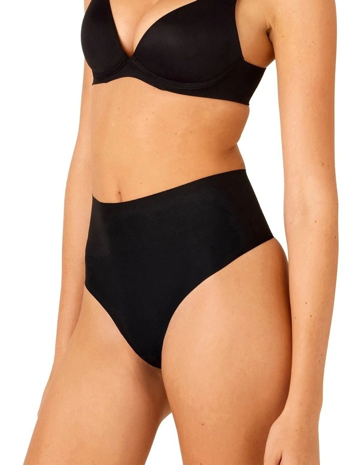 Laser Shape Waisted G-string in Black