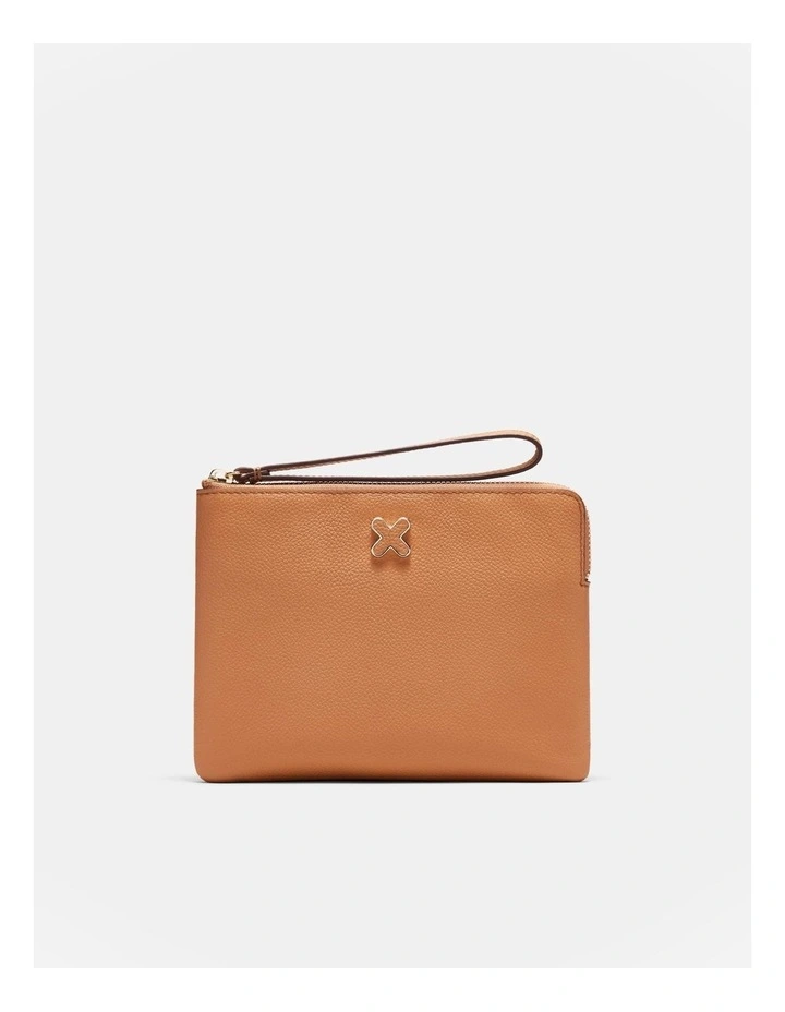 Hendrix Medium Pouch in Caramel