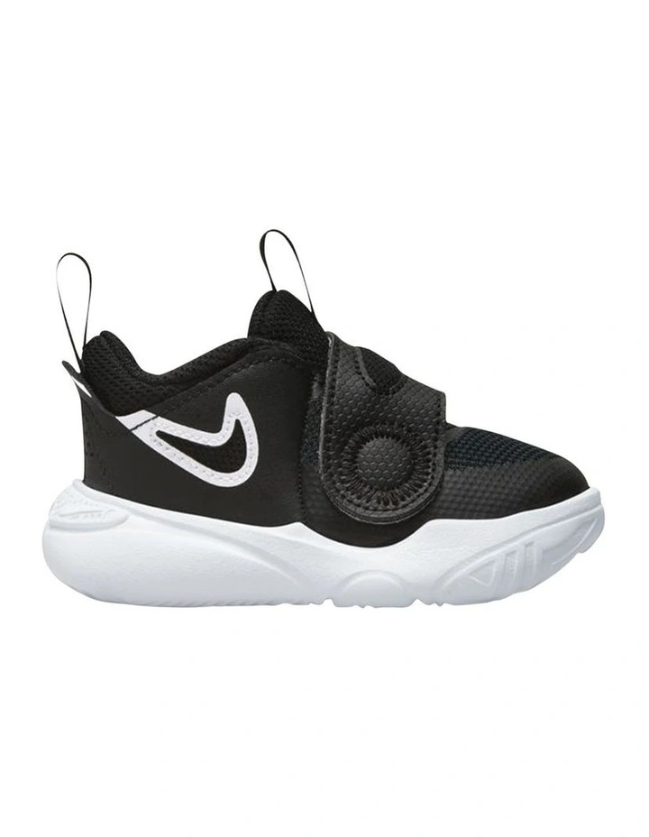 Team Hustle D 11 Infant Sneakers in Black/White
