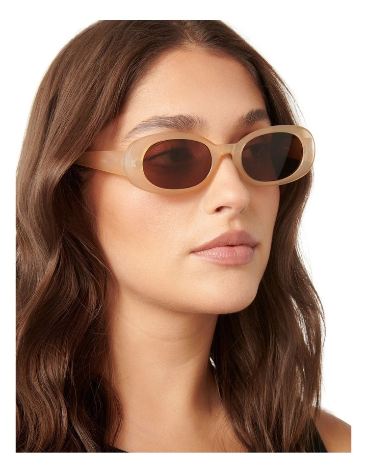 Lucia Rounded Sunglasses in Natural