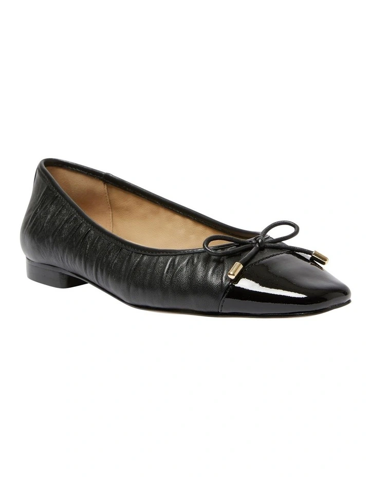 Fame Ballet Flats in Black Patent / Leather