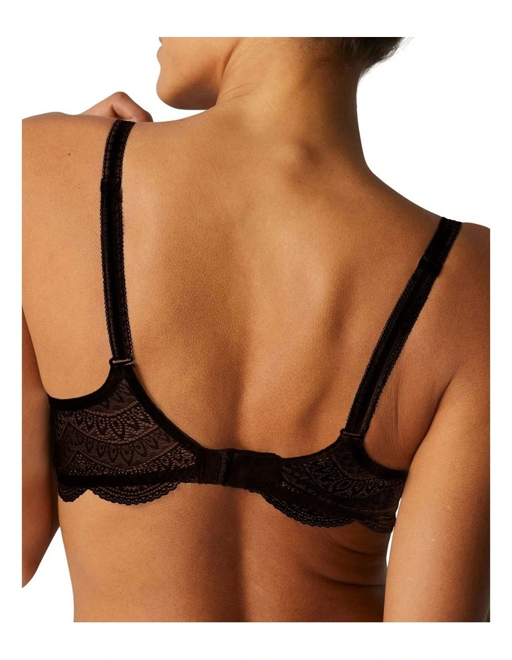 Karma 3D Contour Bra in Black