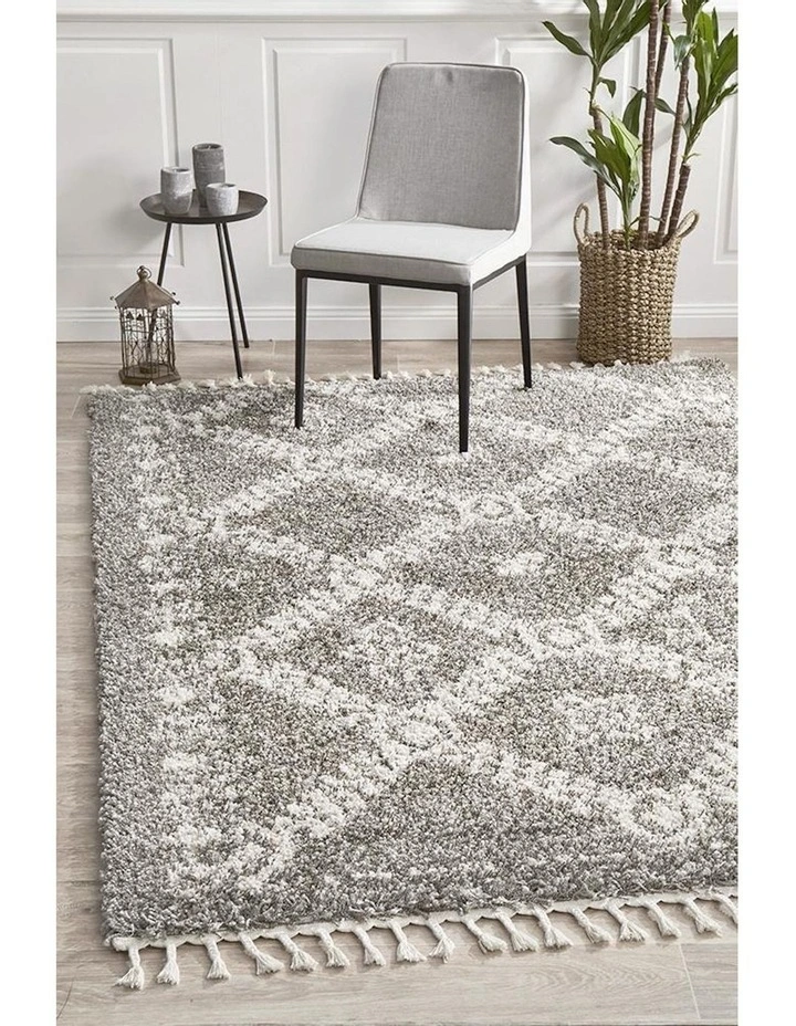 Saffron 33 Rug in Grey