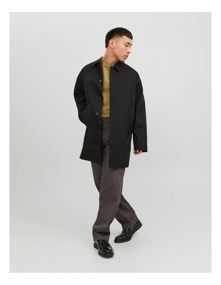 Crease Mac Coat in Black