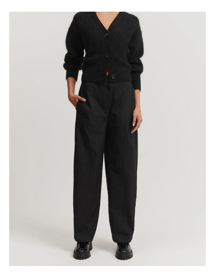 Relaxed Pull-on Pant in Black