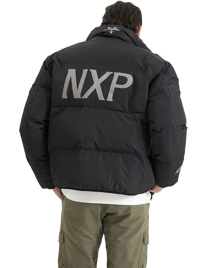 Forfeit Puffer Jacket in Jet Black